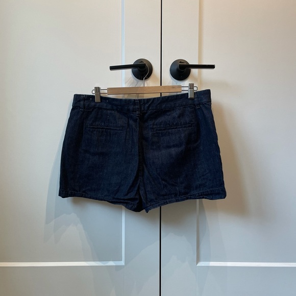 LOFT - size 12 Navy Blue Shorts - Picture 1 of 4